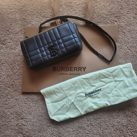 Quilted Burberry cross body - Picture 1 of 4